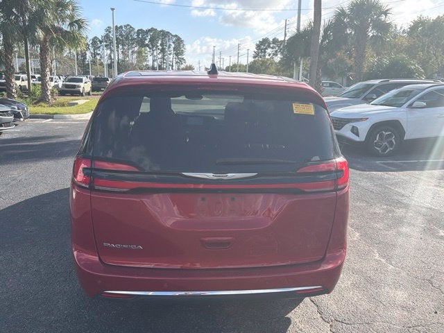 2025 Chrysler Pacifica Select