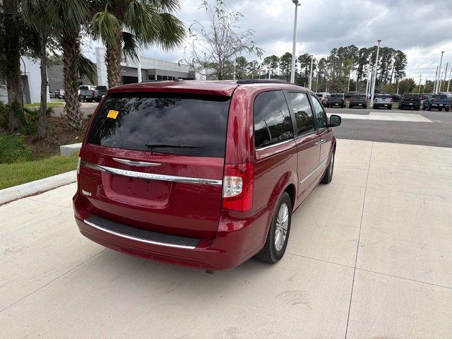 2015 Chrysler Town & Country Touring-L