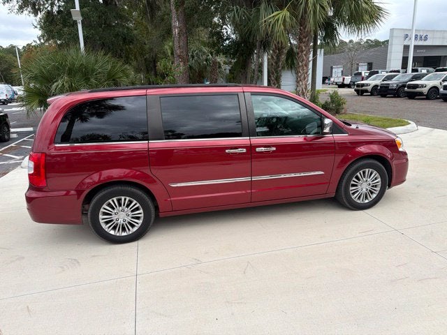 2015 Chrysler Town & Country Touring-L
