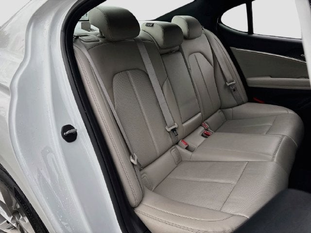 2022 Genesis G70 2.0T